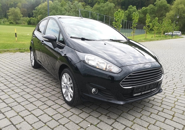 Ford Fiesta cena 27700 przebieg: 132827, rok produkcji 2013 z Frampol małe 254